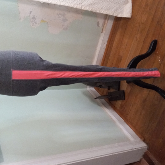 LA Winner Atletic Wear: - Picture 3 of 5